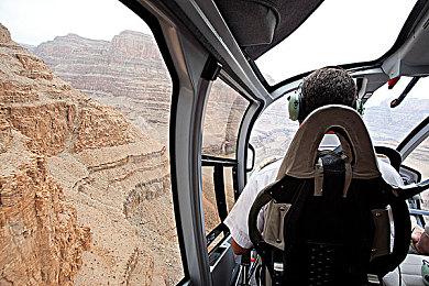 《虚空矿工》简中Demo上线 爽快至极的太空肉鸽！